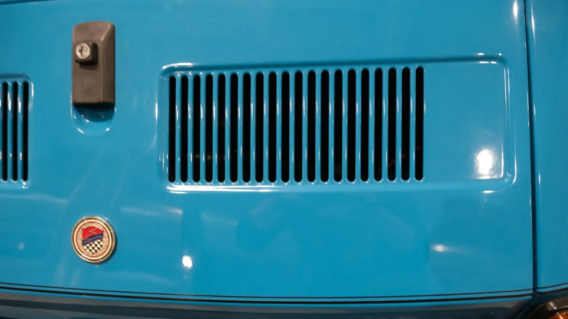 Nel corso degli anni Trenta, l’azienda inizia a dedicarsi alla elaborazione di automobili di cilindrata ridotta
