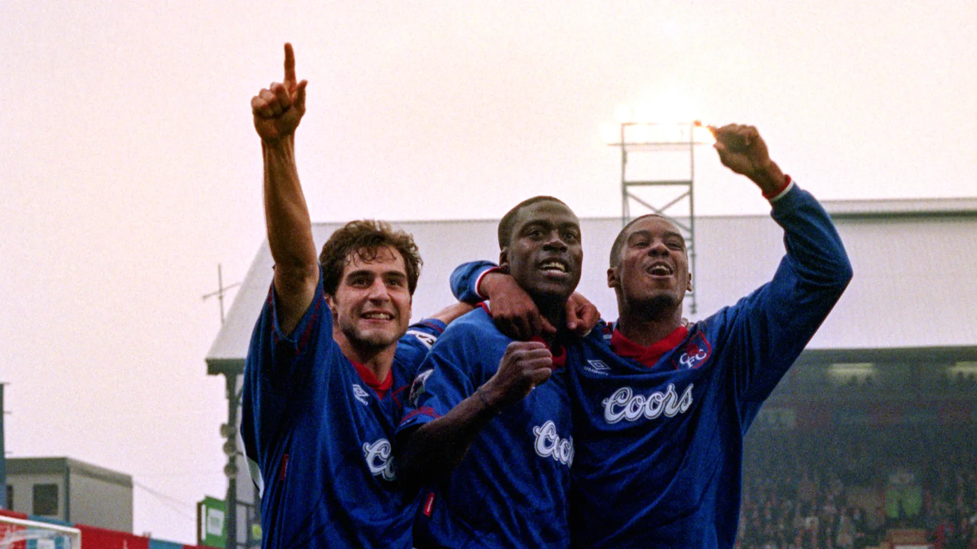 Nel 1993 l'ha acquistato il Chelsea. Peacock è rimasto nel Blues fino al 1996
