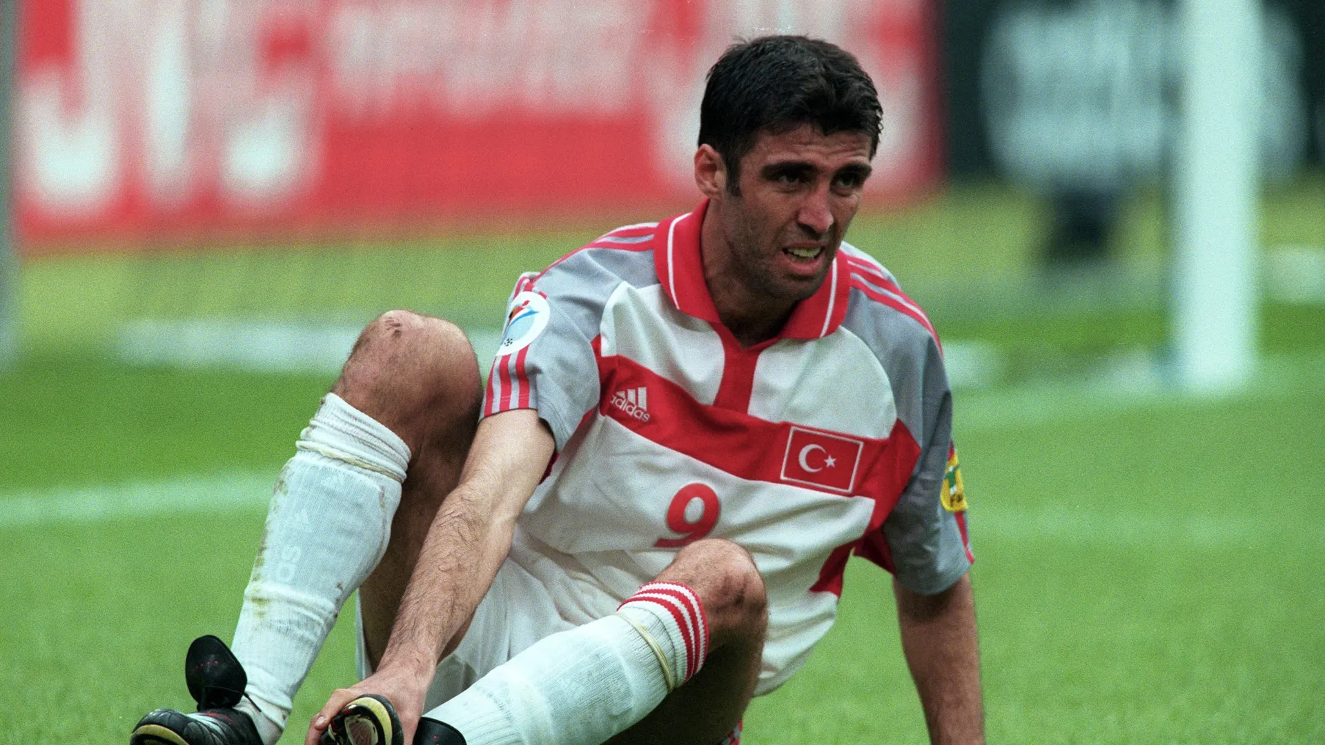 112 partite e 51 gol con la nazionale maggiore turca