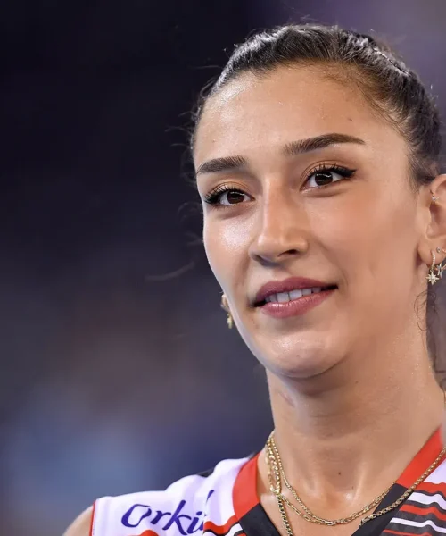 Brilla forte la stella Hande Baladin: le foto della campionessa
