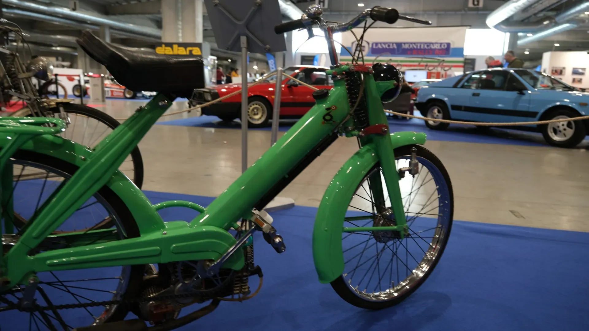 Inizialmente l'IMN produce su licenza il Mosquito della Garelli, bicicletta con motore da 38 cc.