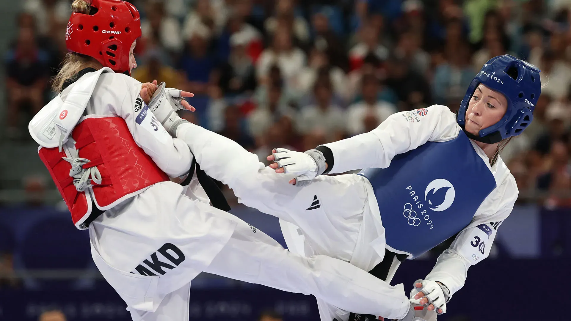 Jade Jones pratica la boxe solo da pochi mesi e si sta allenando con l'ex pugile professionista Stephen Smith
