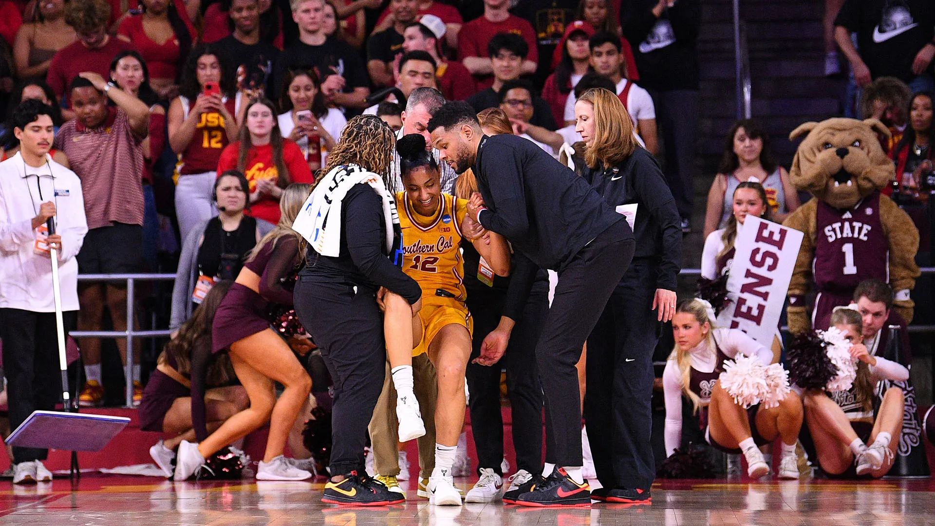 Le Trojans anche senza la loro stella si sono imposte nettamente per 96-59