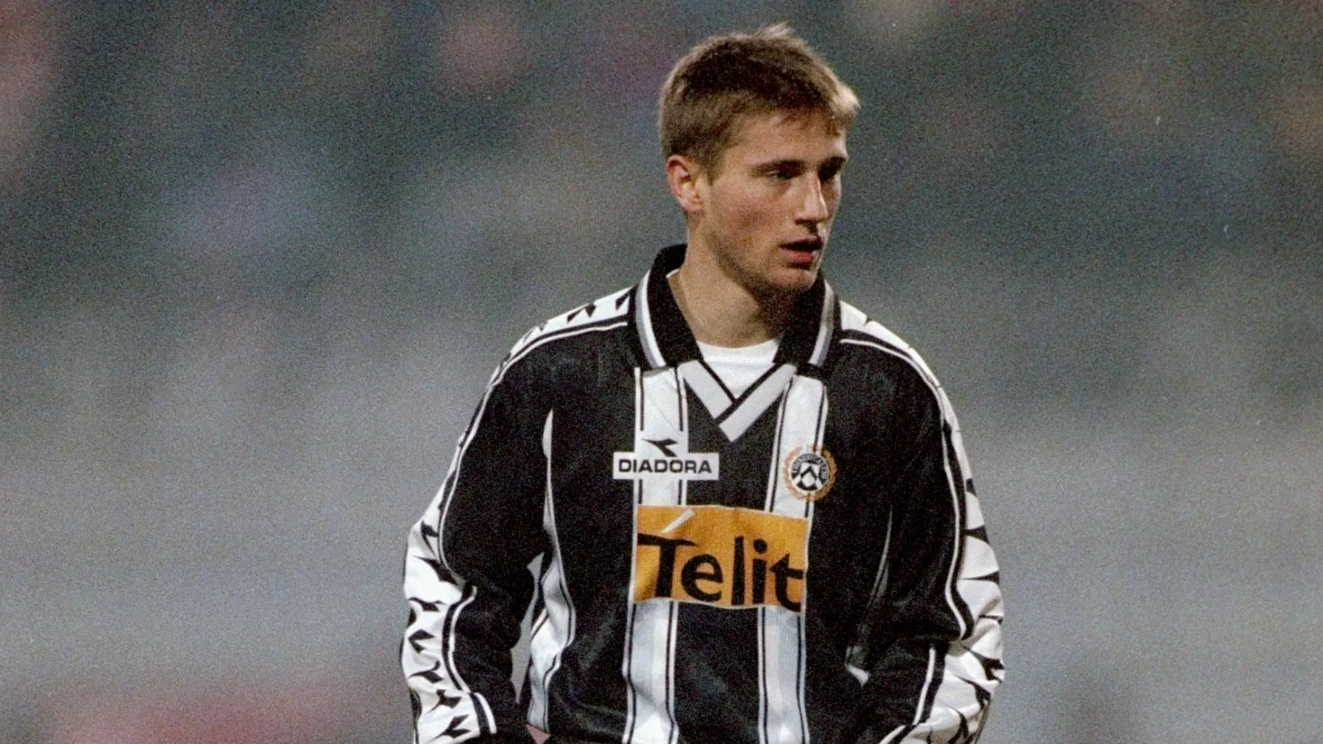 Cresciuto nell'Aarhus, in Danimarca, è approdato all'Udinese nel 1997
