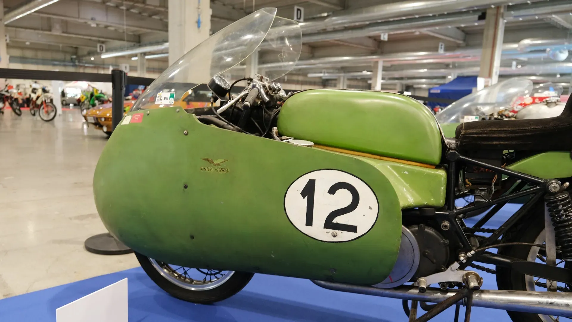 Il monocilindrico orizzontale da 350 cc con doppio albero a camme raggiunge i 38 cavalli.