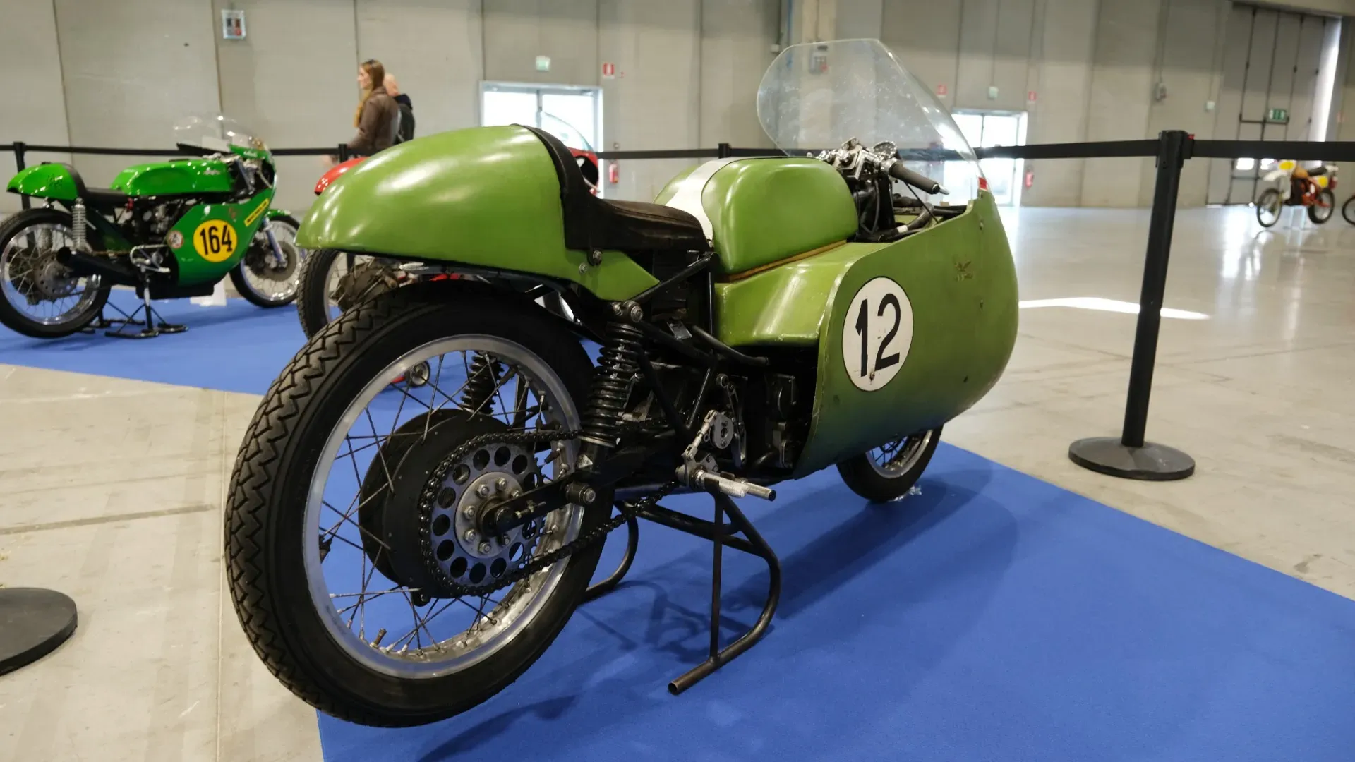 Il bolide debutta nel 1953 e segna subito una nuova era per Moto Guzzi nelle competizioni.