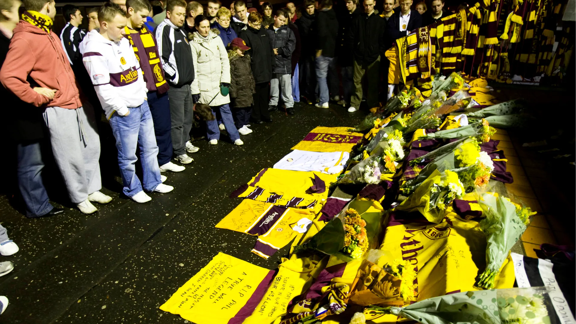 O'Donnell iniziò la sua carriera con la maglia del Motherwell
