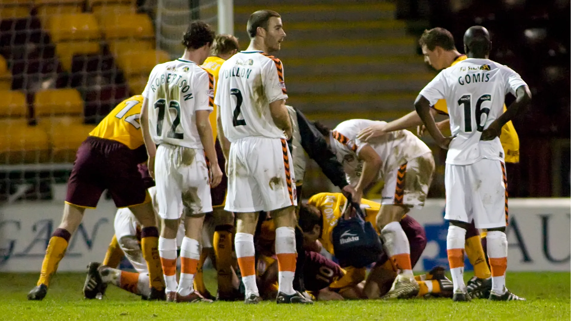 Il 29 dicembre 2007 il campione collassò in campo durante la partita contro il Dundee
