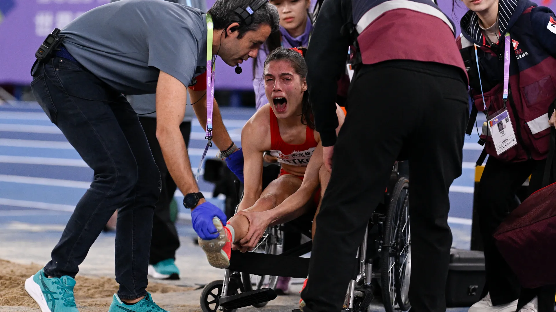 Momenti di grande paura per la giovane Plamena Mitkova

