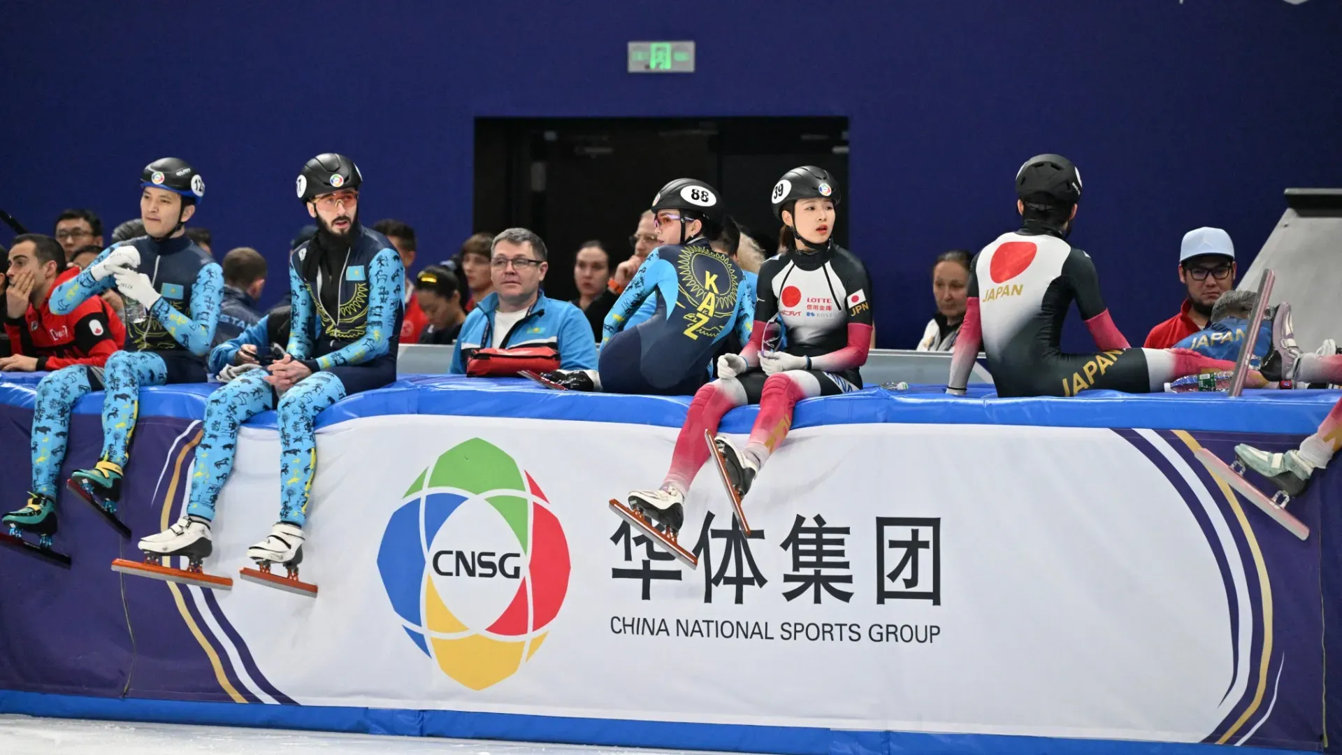 L'incidente è avvenuto durante la staffetta mista a squadre ai Campionati mondiali di short track ISU 2025 a Pechino
