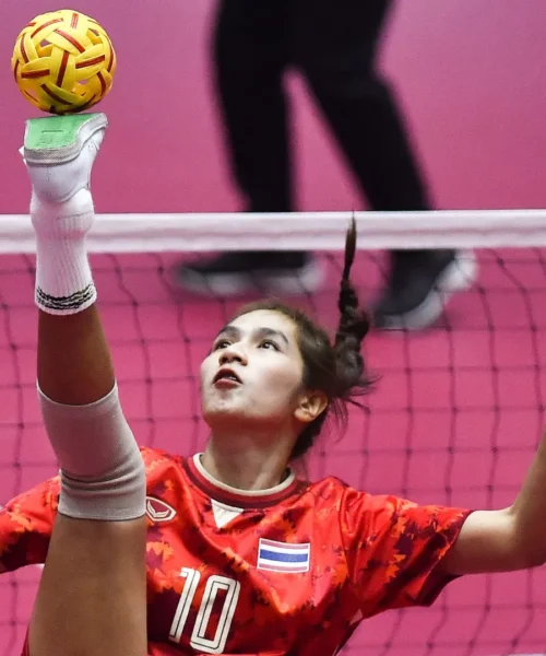 Uno degli sport più spettacolari del mondo: le foto del sepak takraw