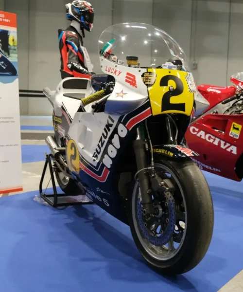 Sublime la Suzuki RG 500 con cui Lucchinelli vinse il Mondiale del 1981: le foto