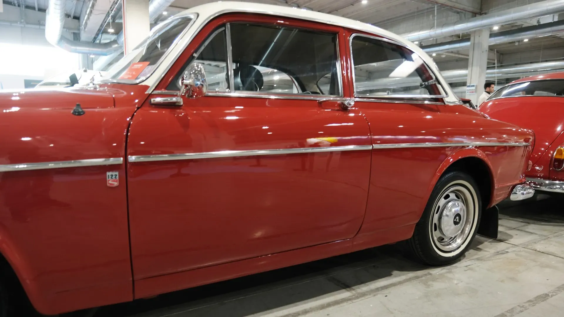 Nel 1961 debuttò la versione a due porte, più compatta e giovanile; l’anno dopo fu il turno della station wagon, la 220.