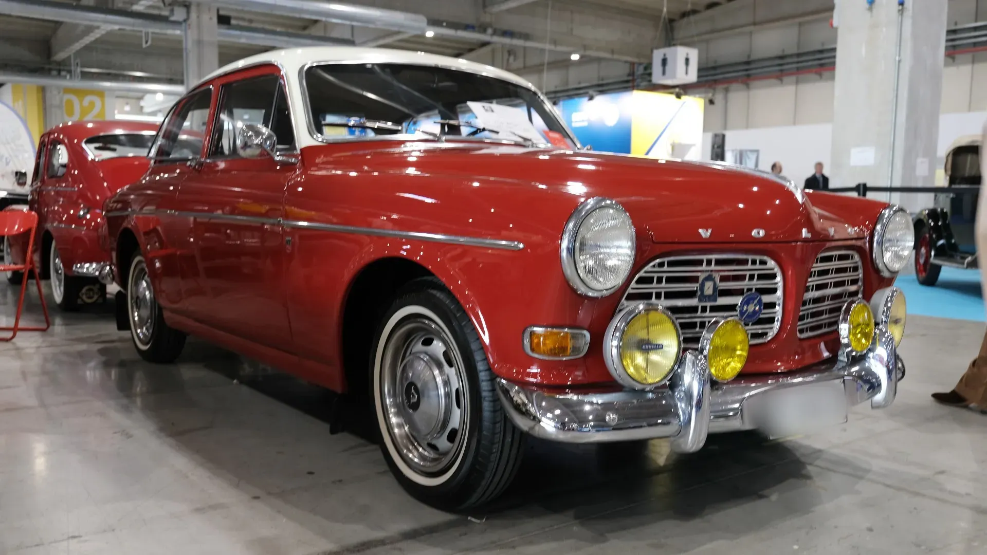 Volvo presentò nel 1956 la sua nuova berlina: linee eleganti, soluzioni moderne e un nome che lascia il segno, Amazon.