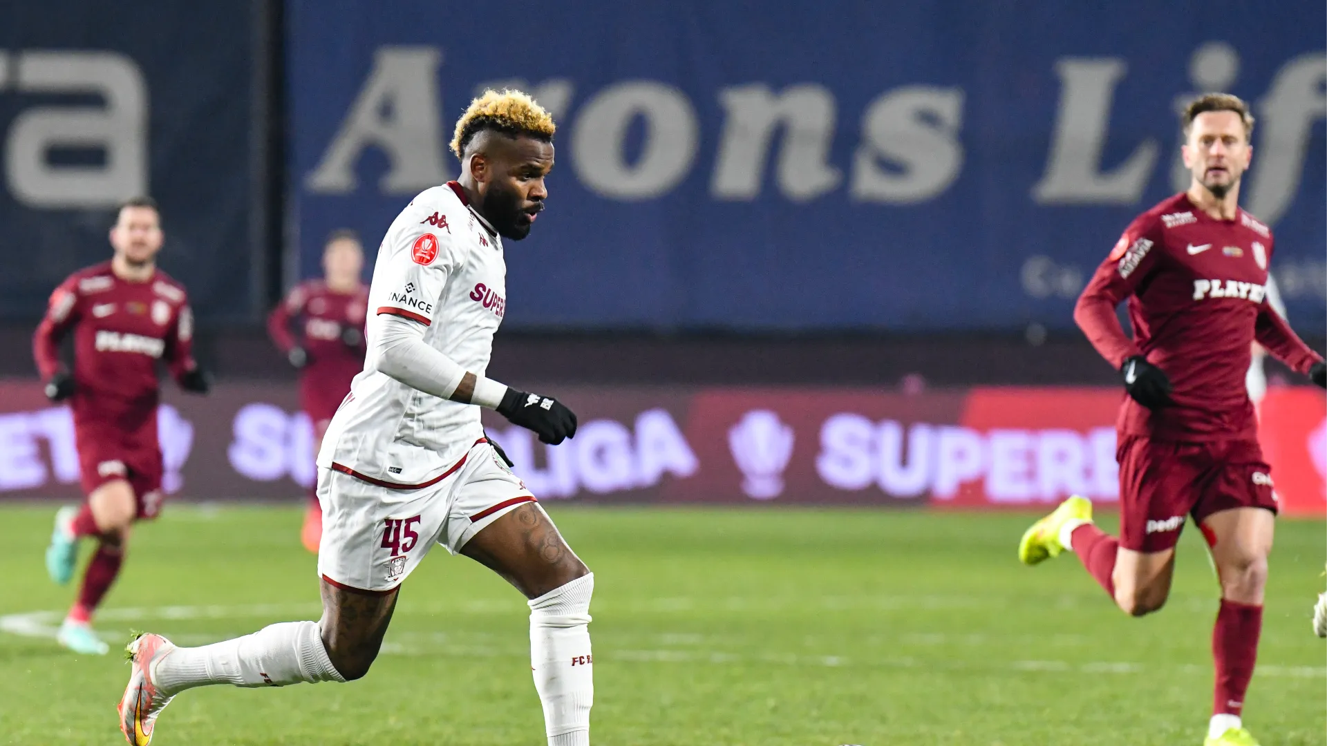 Dopo una breve parentesi negli Stati Uniti con l'FC Cincinnati, Boupendza si è trasferito al Rapid Bucarest
