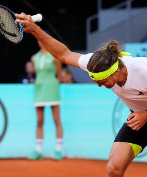 Follia in campo, polemica contro Alexander Zverev: le foto del gesto