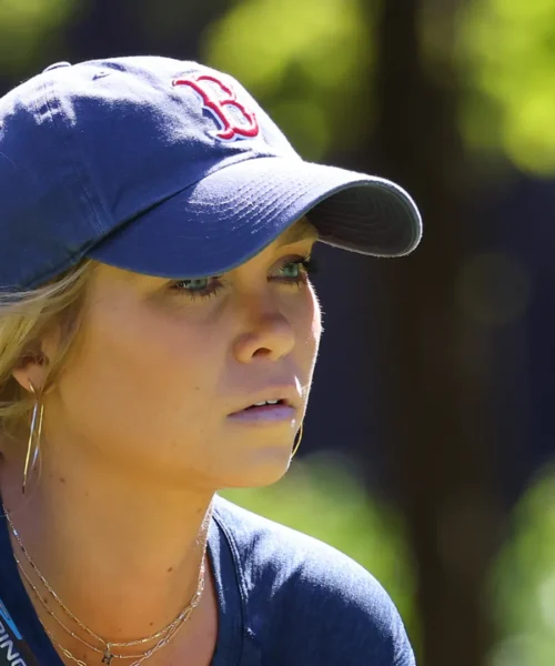 Le foto di Hailey Ostrom, la golfista popolarissima sui social