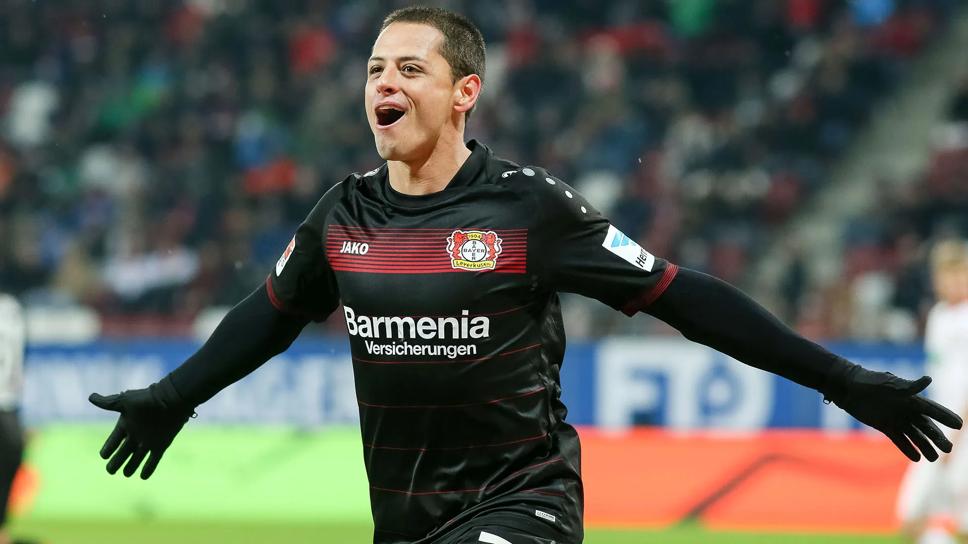Hernandez è stato per due anni al Bayer Leverkusen, dove ha segnato 39 reti in 76 partite in tutte le competizioni
