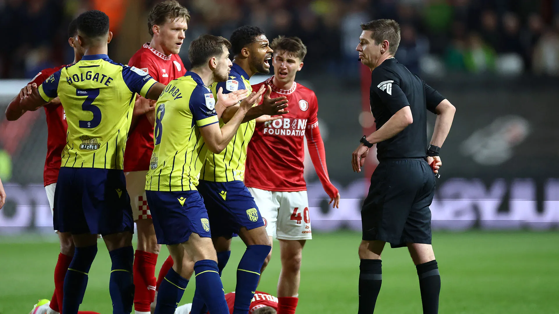 Il campione del West Bromwich è stato espulso nella partita contro il Bristol
