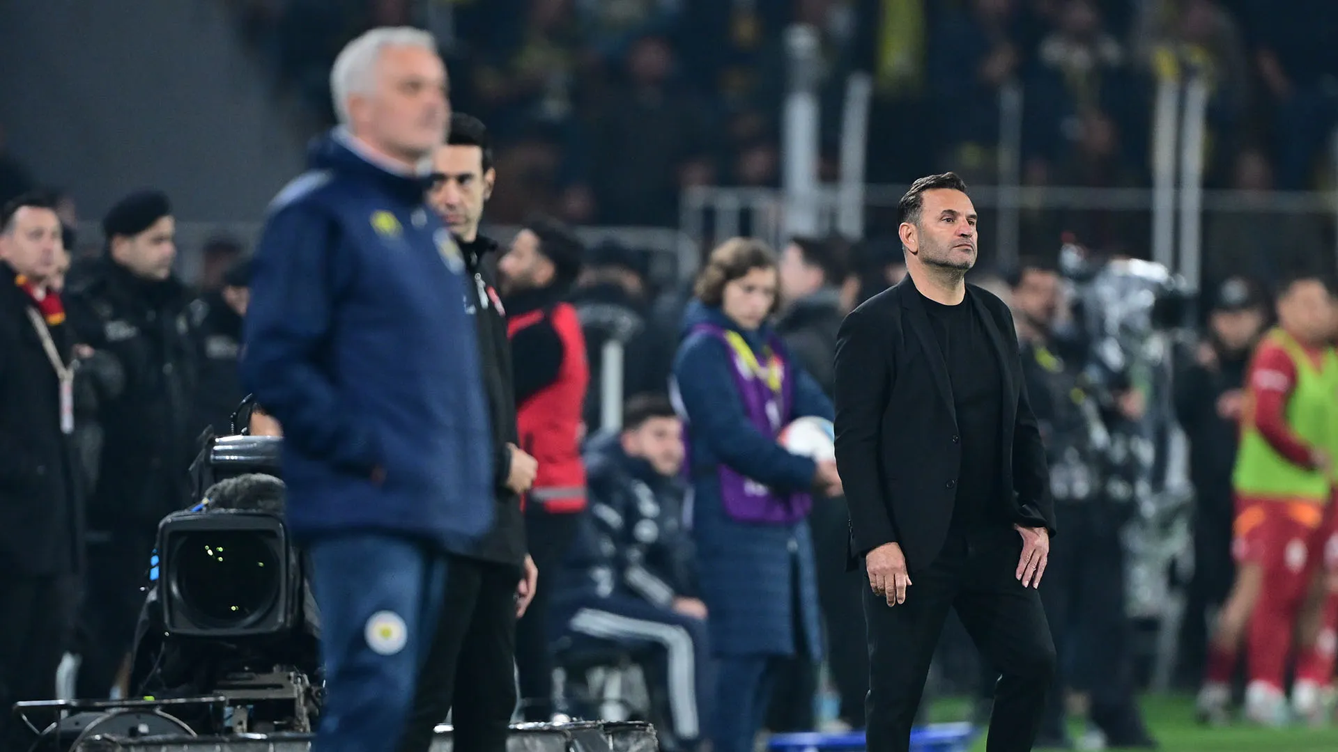 L'allenatore portoghese vuole rivoluzionare l'attacco del Fenerbahce
