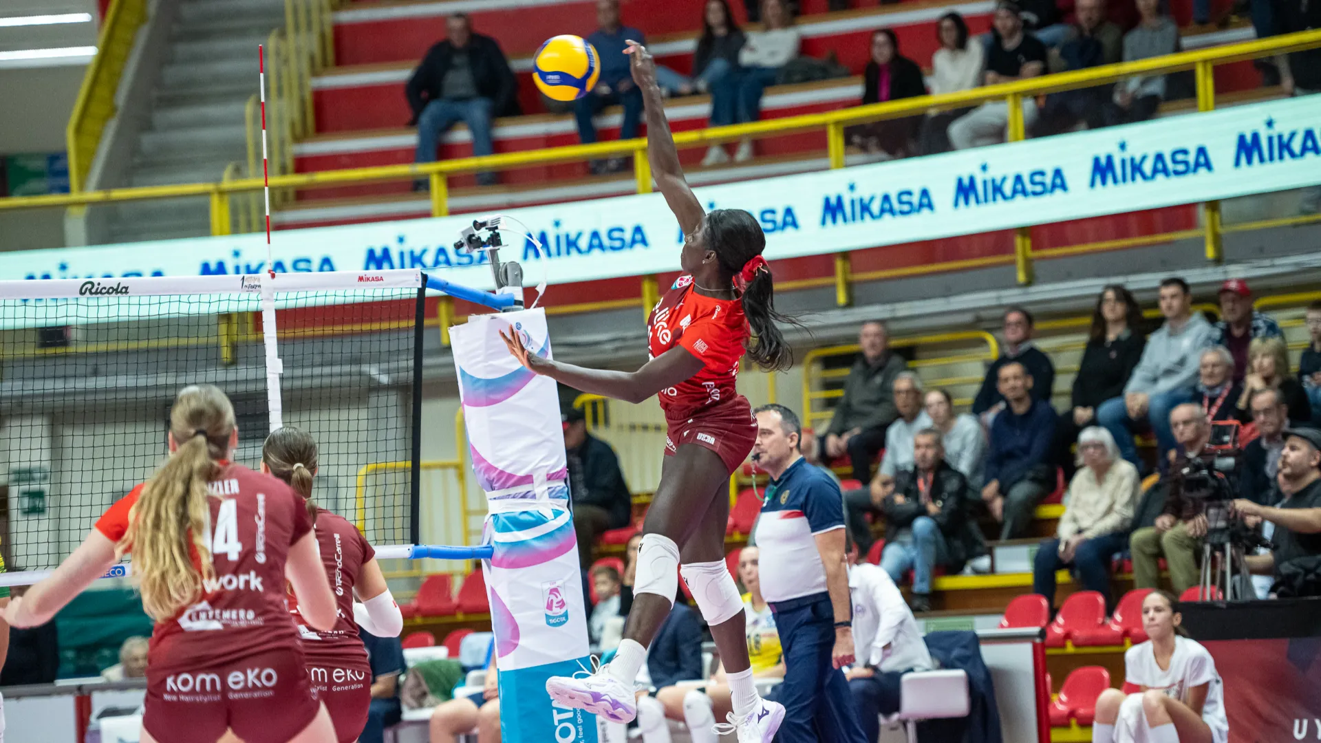 Non solo: Obossa si è distinta anche a muro (26) è stata tra le migliori dell’intero torneo anche dai 9 metri, mettendo a segno 33 ace.