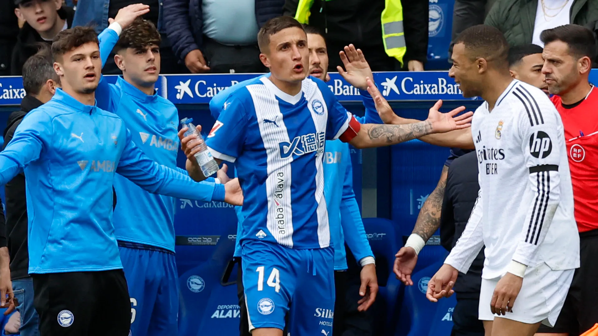 I tifosi dell'Alavés sui social si sono infuriati con Mbappé
