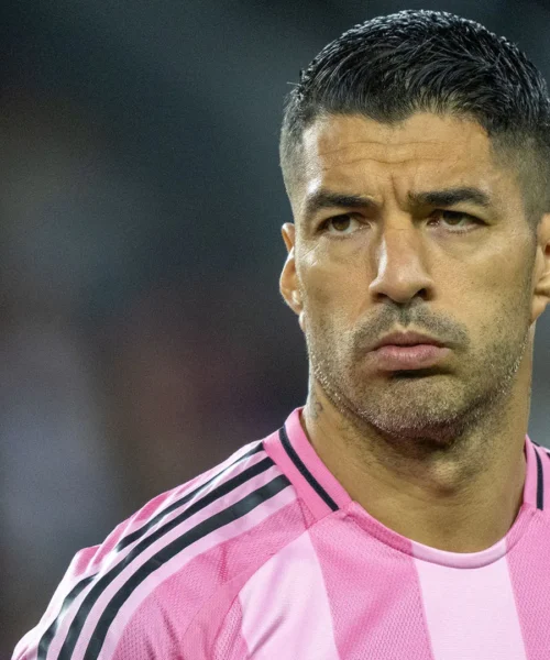 “Una schifezza, nessun rispetto”: l’ex attaccante distrugge Luis Suarez. Foto