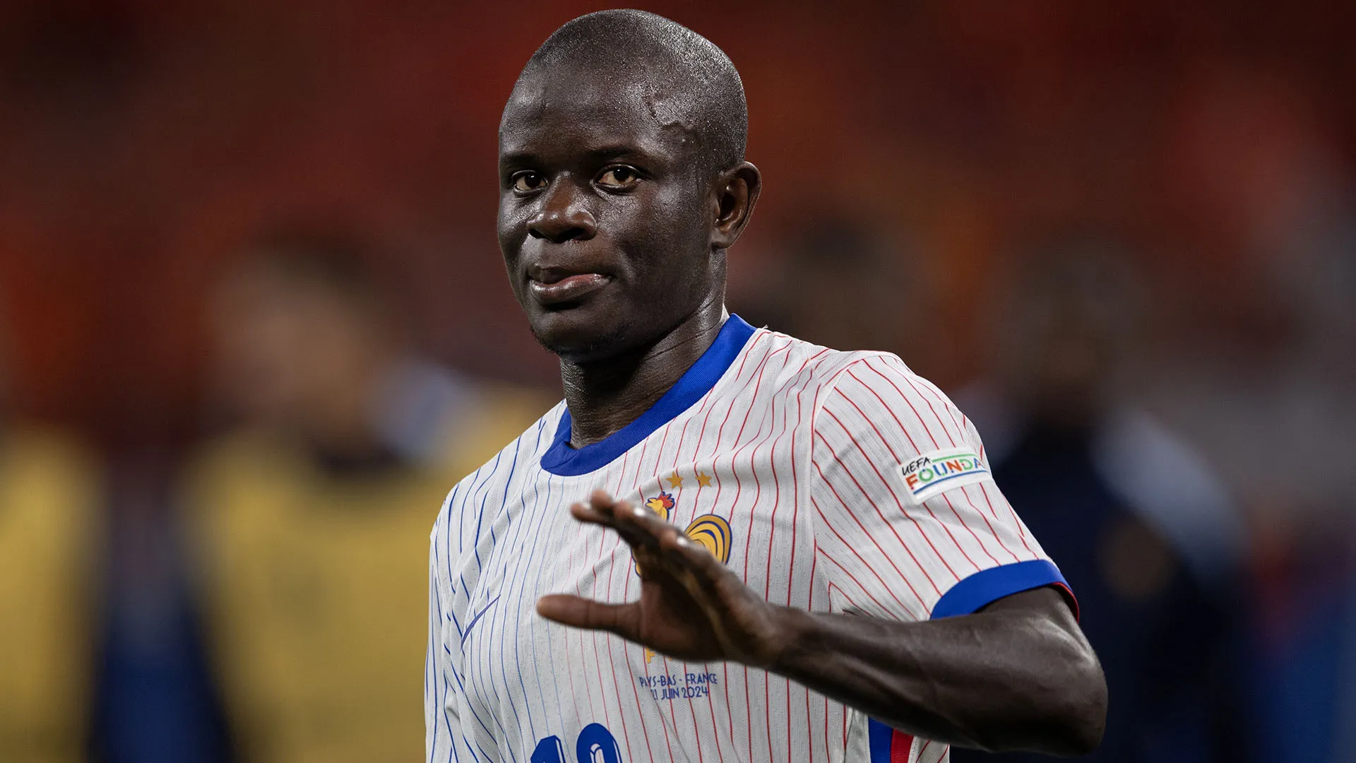 In carriera ha giocato per Boulogne, Caen, Leicester City, Chelsea e Al-Ittihad