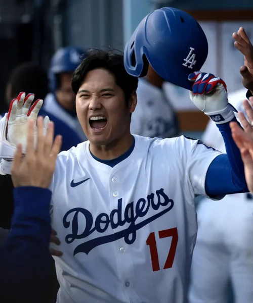 Shohei Ohtani, primo home run da papà: le foto