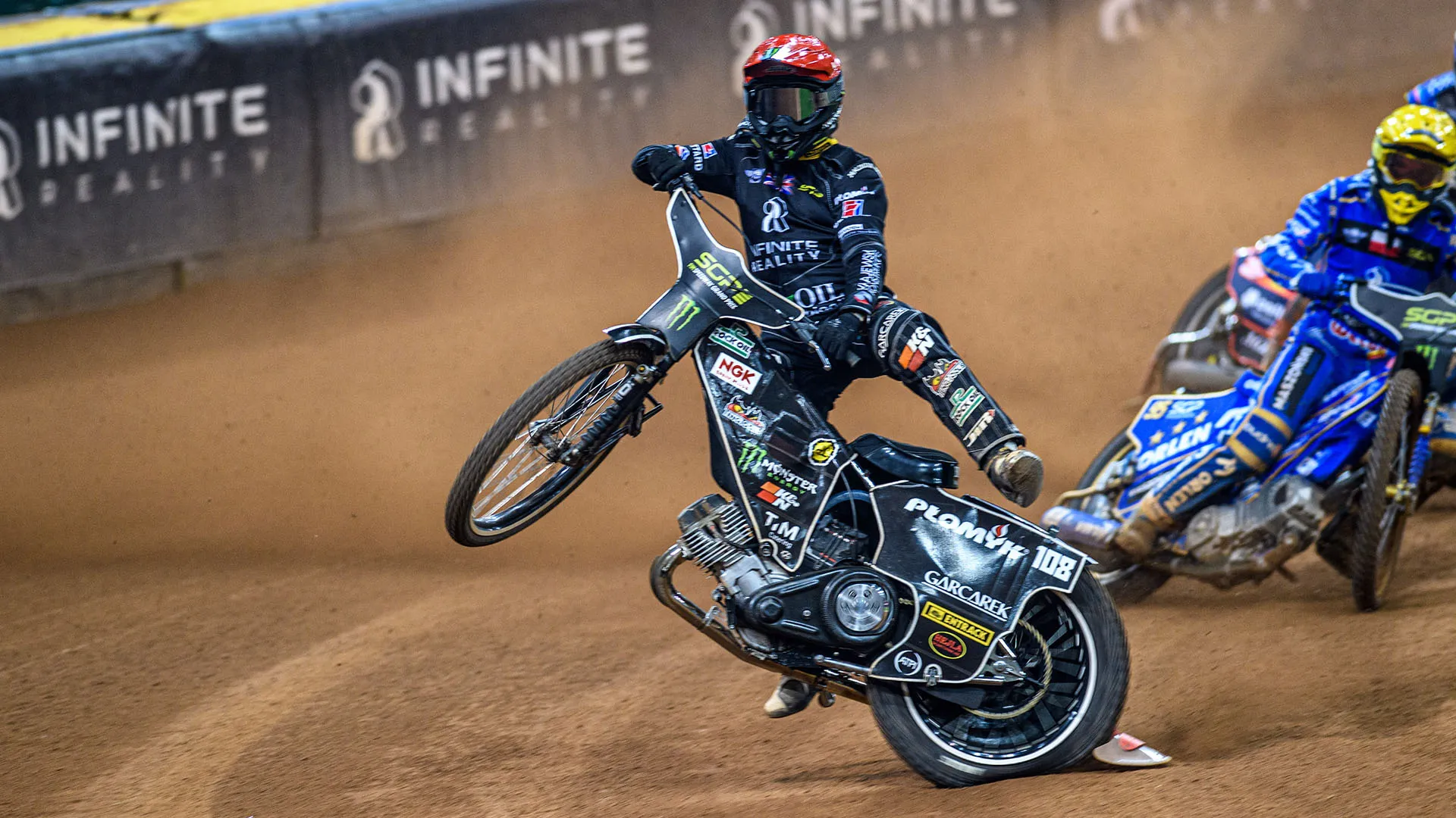 Woffinden è  stato sottoposto a un intervento chirurgico dopo aver riportato fratture multiple e una ferita al torace