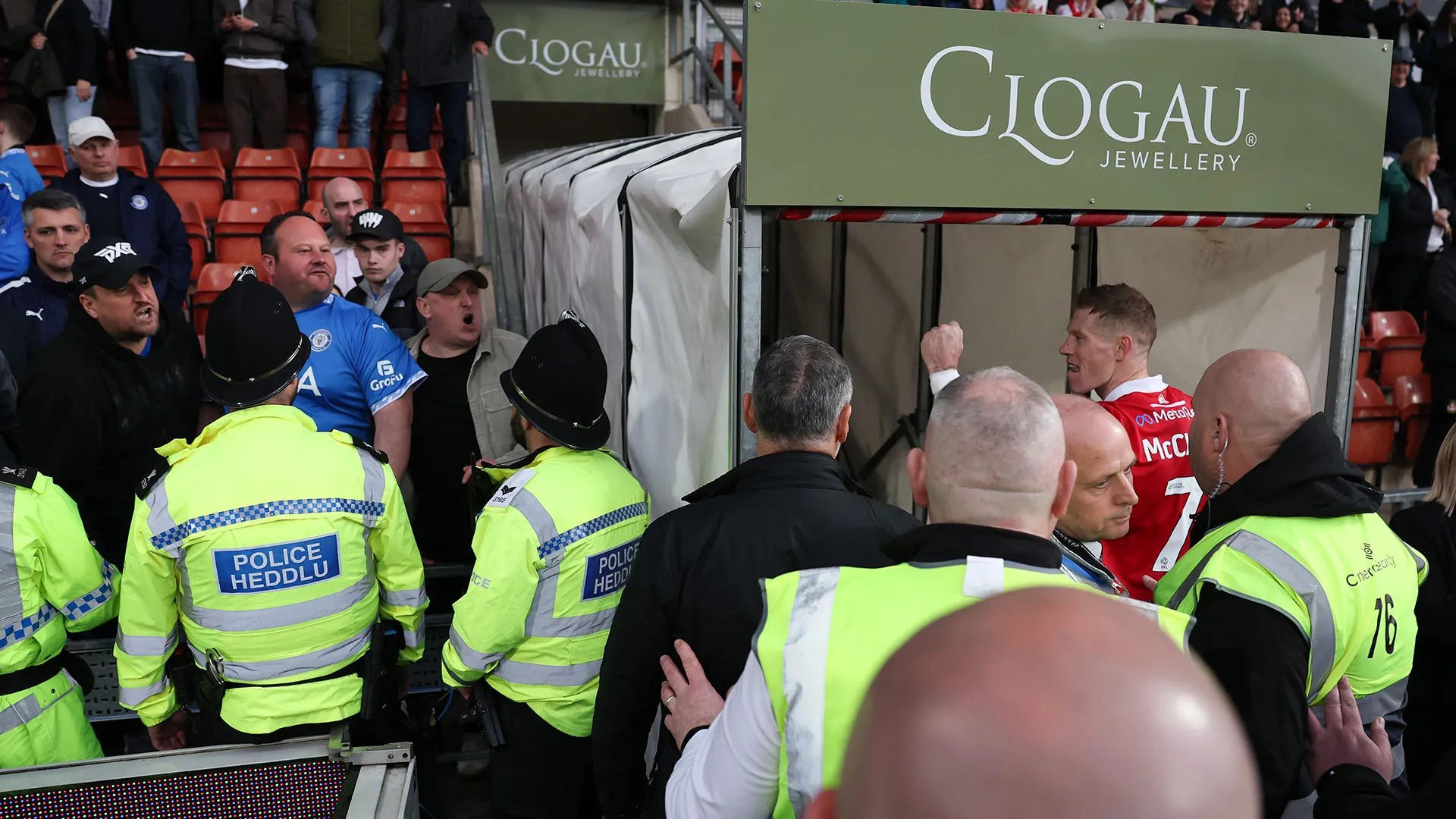 Alla fine lo Stockport County, in inferiorità numerica, ha perso per 1-0
