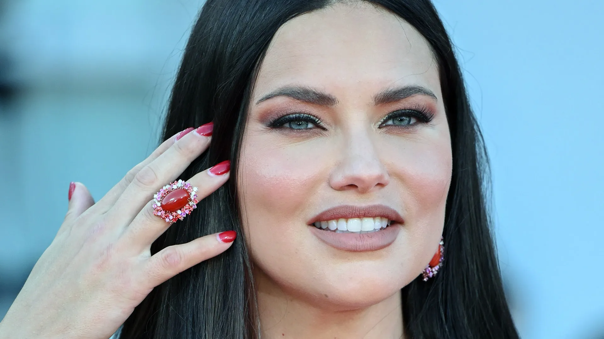 Adriana Lima ha debuttato in passerella nel 1997, sfilando alla settimana della moda di New York
