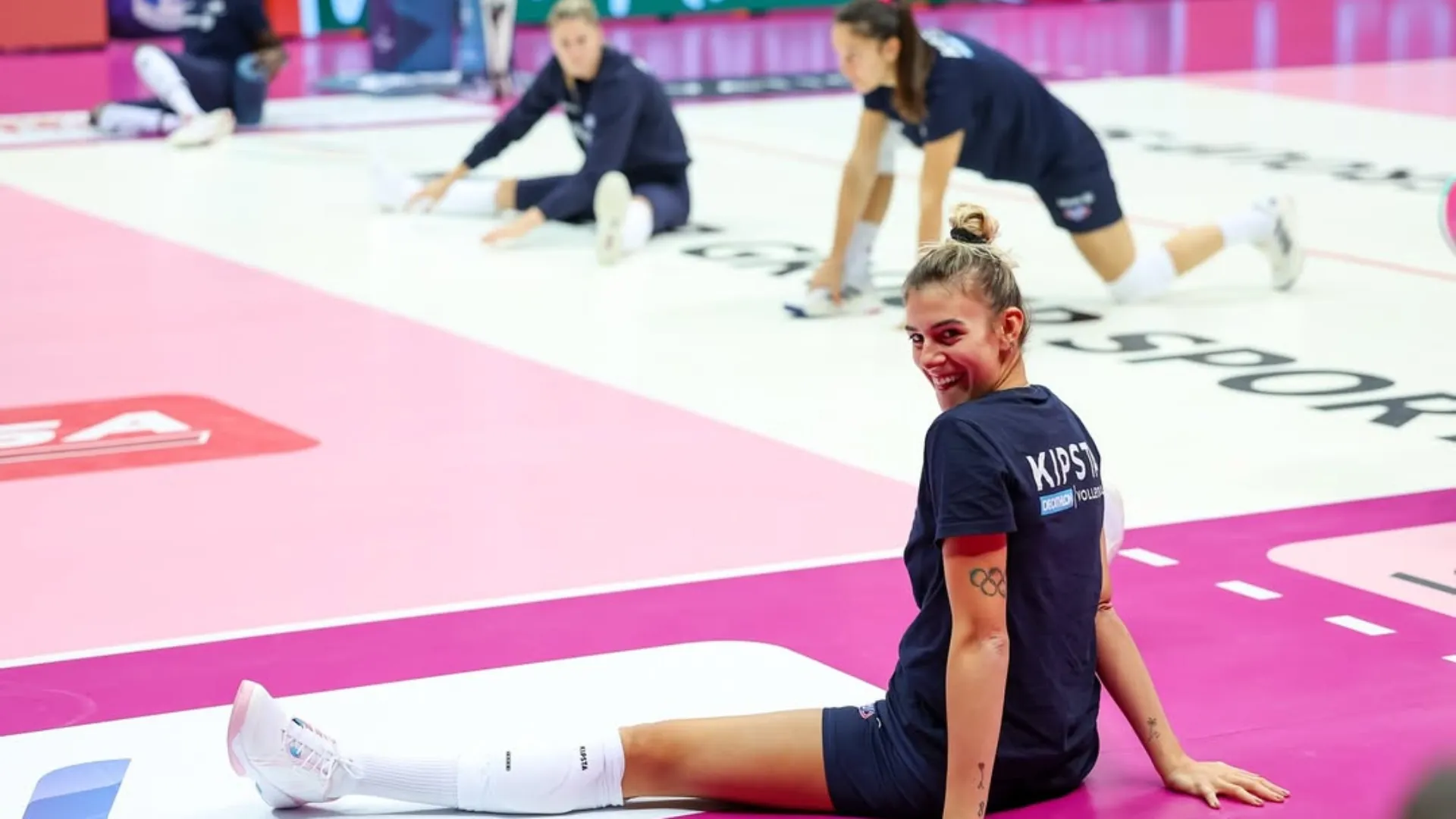 "Sono passati cinque anni, ma per me è come se fosse una vita intera. Insieme abbiamo sudato e gioito, lottato e pianto; lascio qui un pezzo di cuore, sono arrivata portando con me tutti i sogni di una ragazza ventiduenne, oggi vi saluto da donna, atleta e capitana"