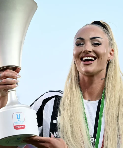 La mamma di Alisha Lehmann si scaglia contro gli haters: foto