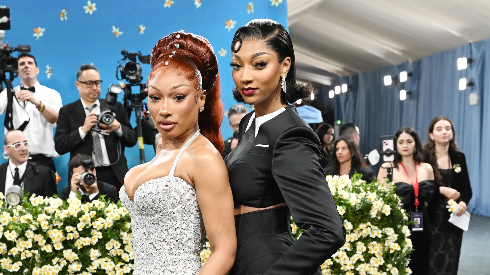 Le grandi amiche Angel Reese e Megan Thee Stallion sbalordiscono New York
