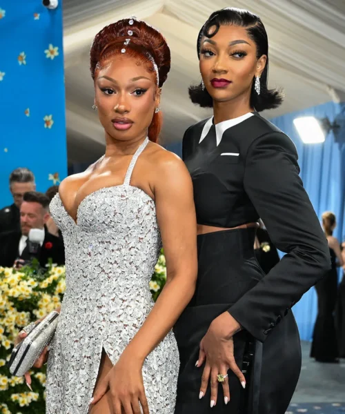 Le amiche Angel Reese e Megan Thee Stallion sbalordiscono New York: foto