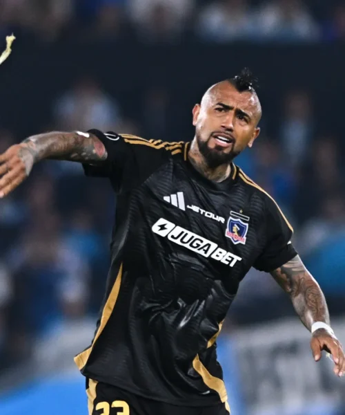 Arturo Vidal incontenibile: sceneggiata dopo l’espulsione, le foto