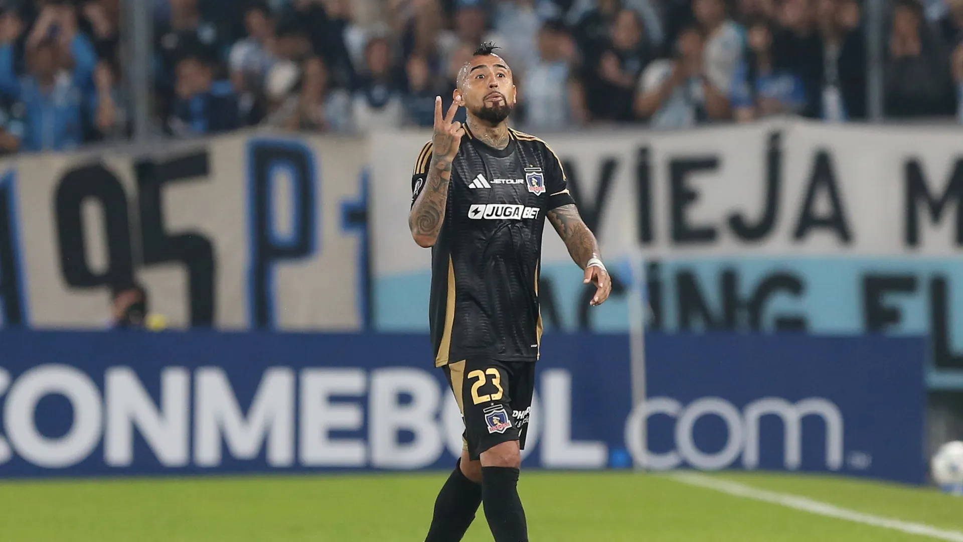 Uscendo, Vidal ha urlato contro avversari e arbitro
