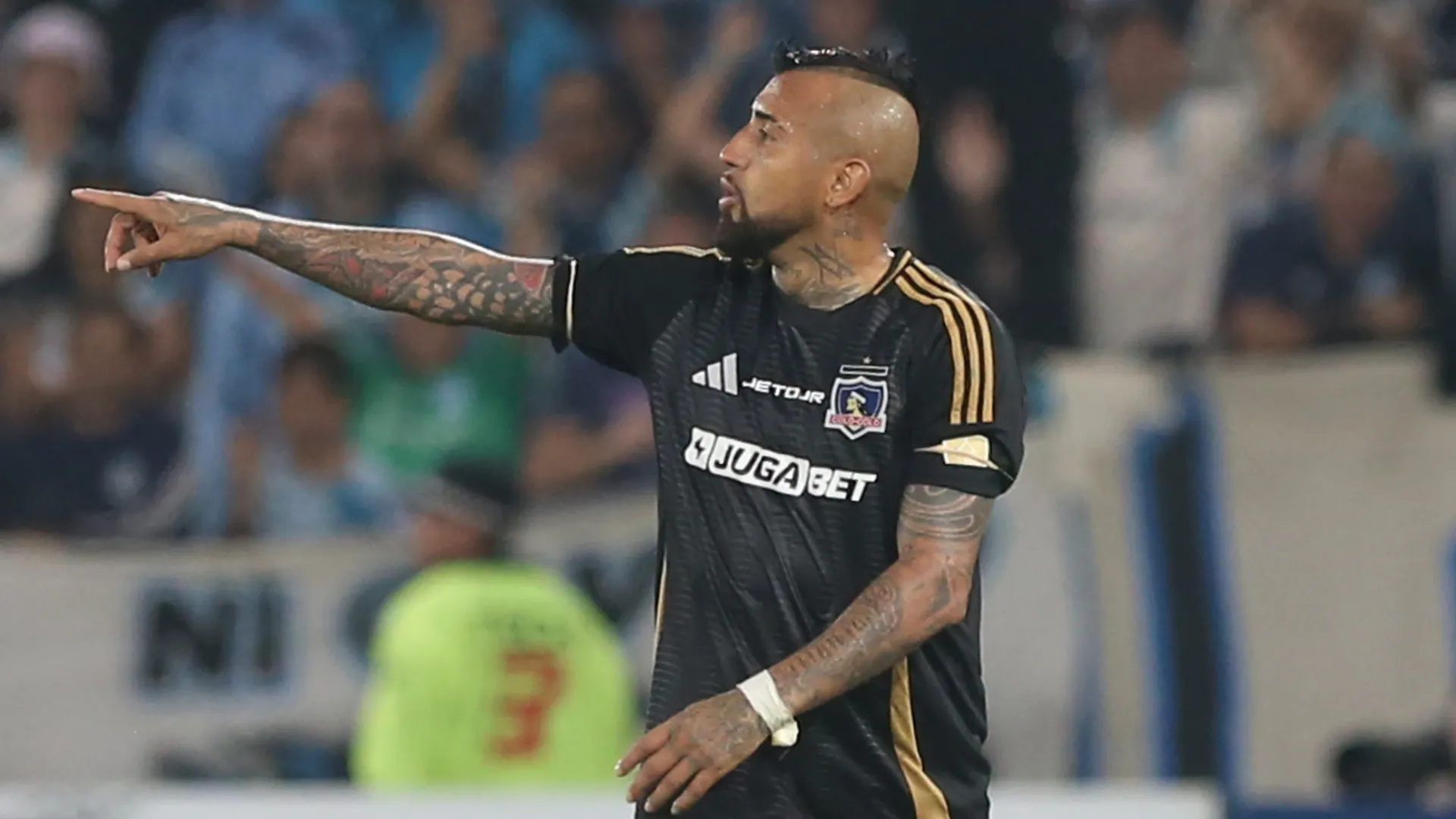 Vidal non ha preso affatto bene la decisione del direttore di gara
