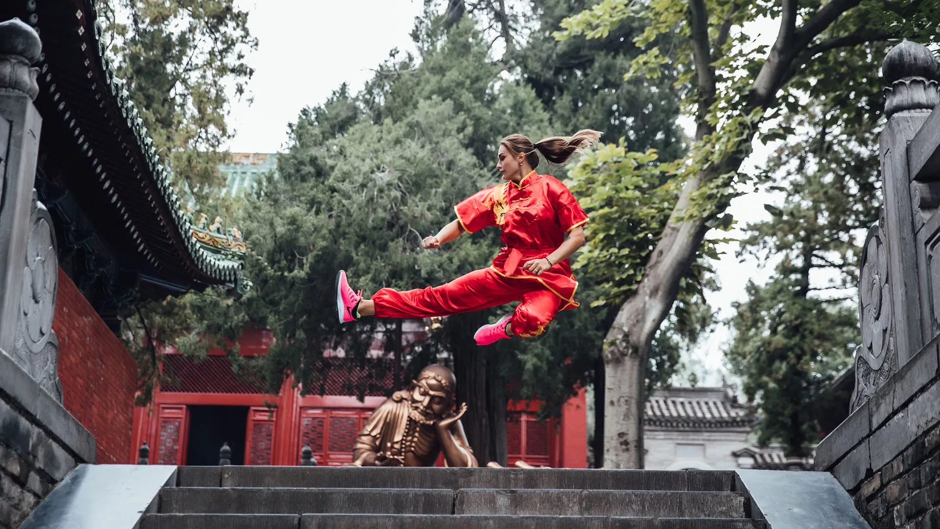 In quell'occasione ha ricevuto un rudimentale addestramento nel kung-fu