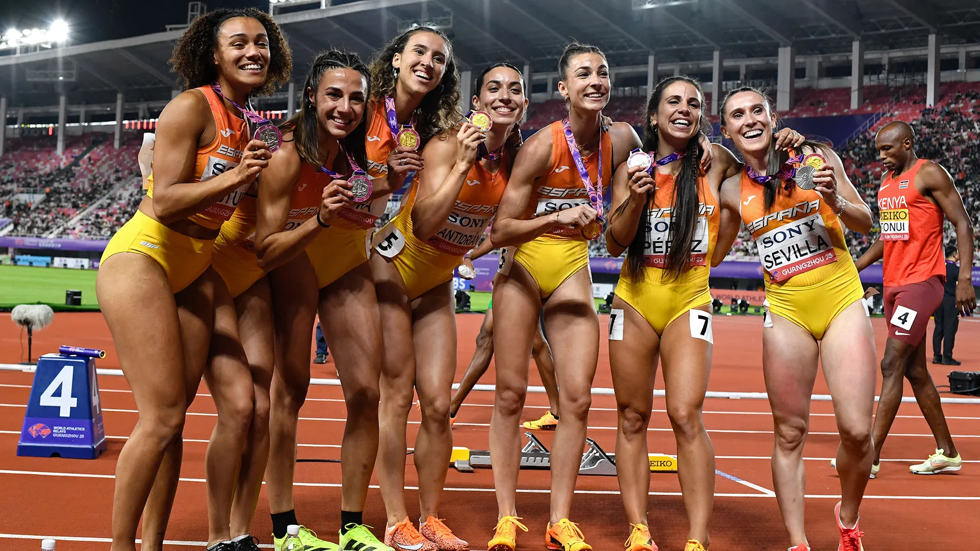 Le ragazze della staffetta spagnola sono soprannominate le "Golden Bubbles"