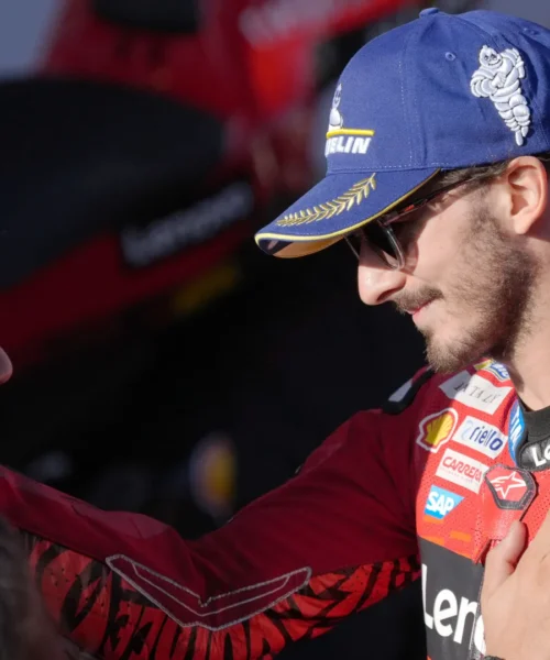 Pecco Bagnaia a gamba tesa su Jorge Martin: “Così è il caos”