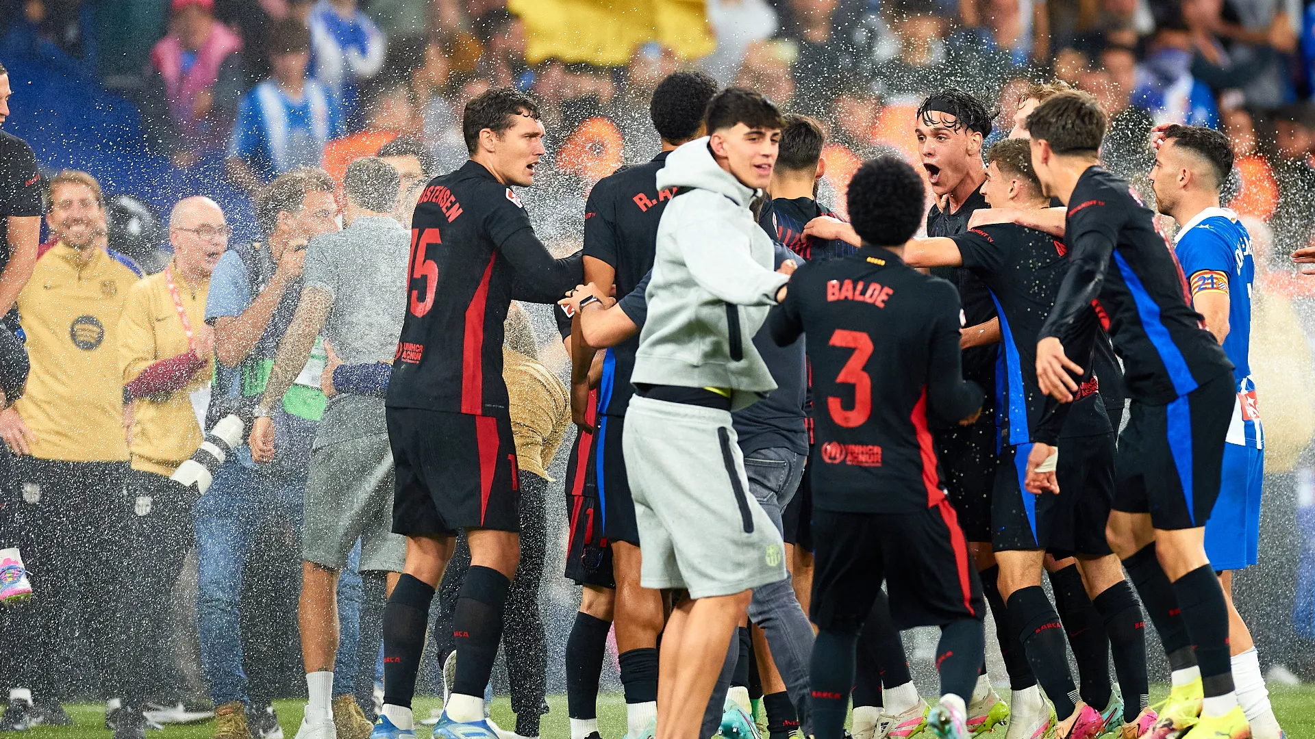 Non sono mancati neanche gli insulti tra i giocatori blaugrana e il pubblico di casa