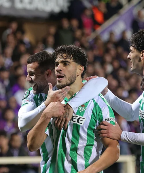 Supplementari fatali per la Fiorentina, in finale di Conference ci va il Betis Siviglia