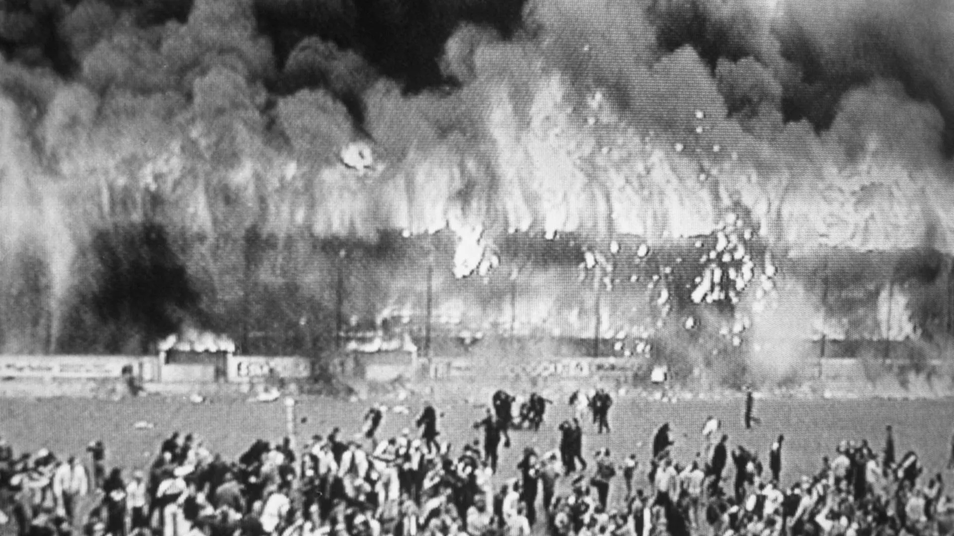 40 anni fa il disastro di Bradford: le immagini
