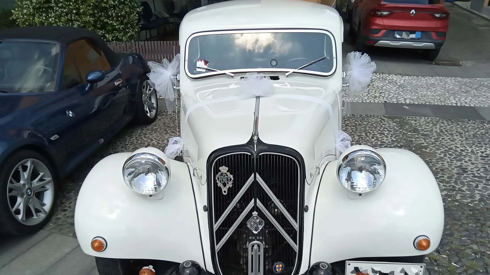 Pensata per sorprendere il pubblico e rilanciare Citroën, la Traction Avant è nata con l’ambizione di riscrivere le regole dell’automobile.