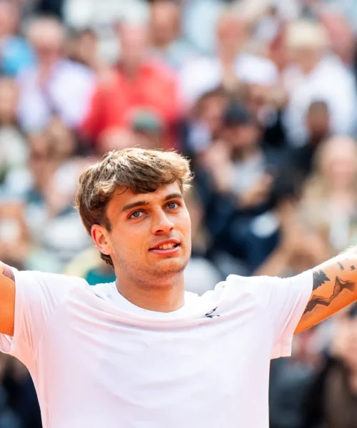 Roland Garros: Flavio Cobolli spazza via Cilic, Draper piega un buon Bellucci