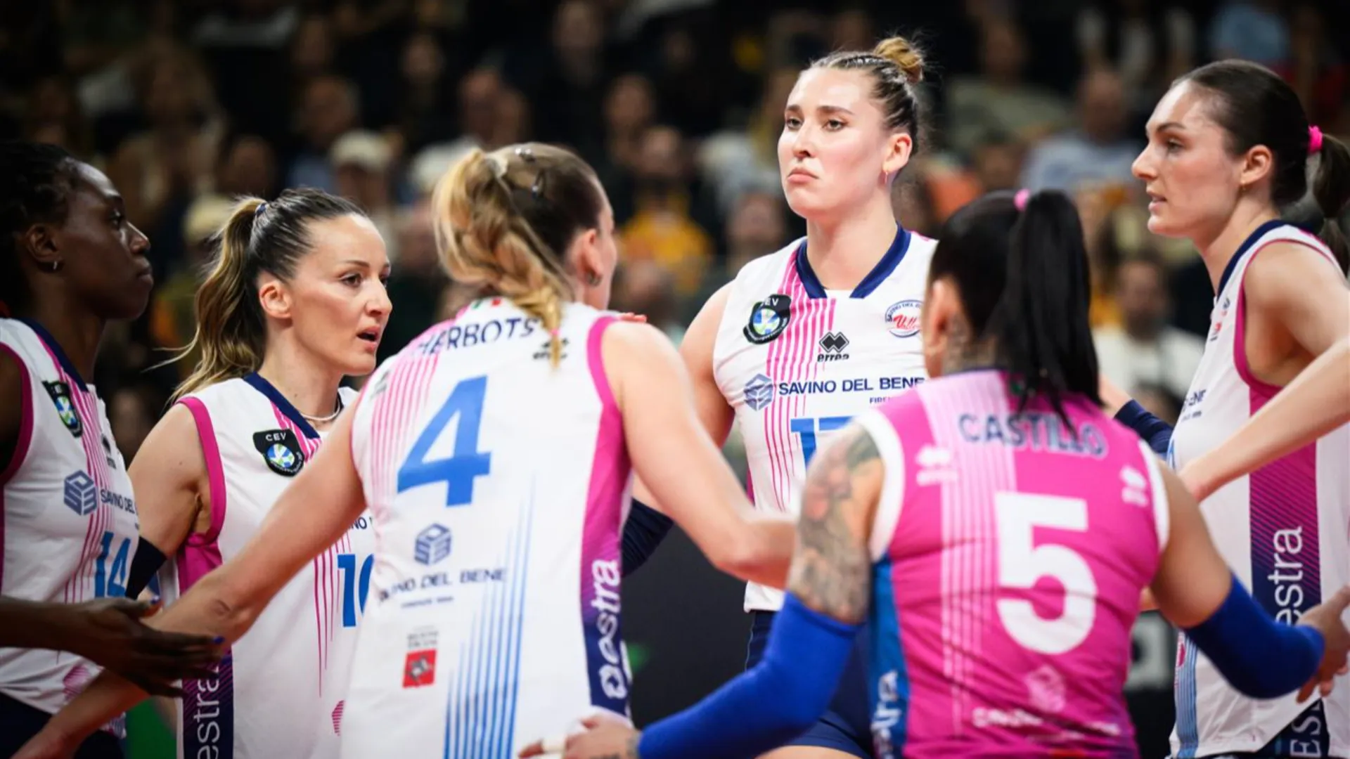 Zhu Ting, inoltre, diventa l’unica giocatrice della storia della pallavolo ad avere due stagioni da Grande Slam, con 5 trofei in un colpo solo.