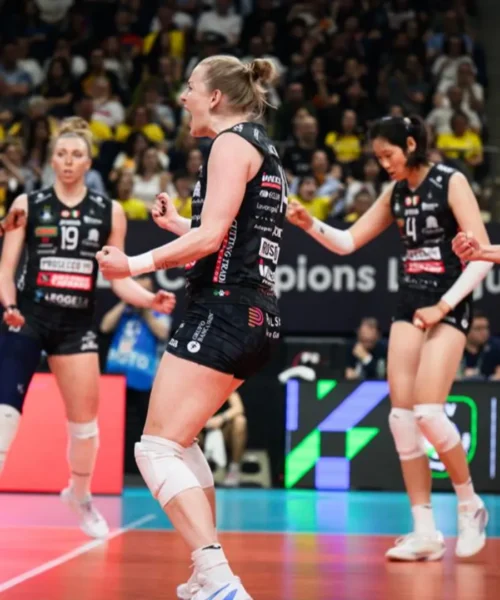 Rivoluzione nel mondo del volley, nasce una nuova squadra femminile: le foto