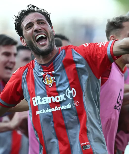 Playoff Serie B: Juve Stabia travolta, Cremonese in finale